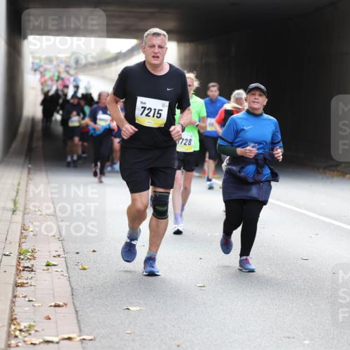 05.10.2025 - 20. swb-Marathon Bremen Michael Strokosch http://msf.ph/oto/9207419 05.10.2025 10:53:57 Laufen 7215, 728 meine-sportfotos.de