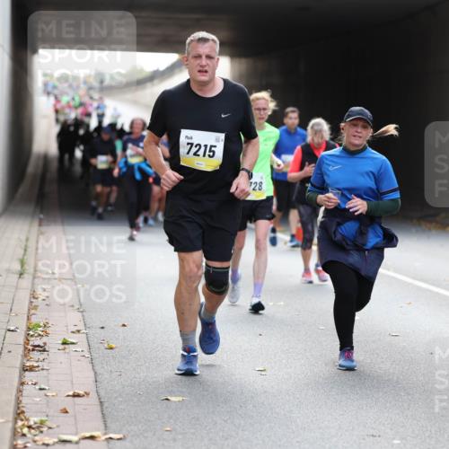 05.10.2025 - 20. swb-Marathon Bremen Michael Strokosch http://msf.ph/oto/9207420 05.10.2025 10:53:57 Laufen 7215, 728, 28 meine-sportfotos.de