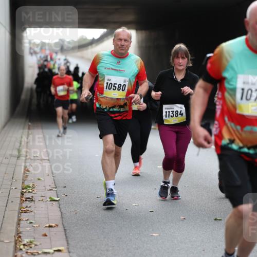 05.10.2025 - 20. swb-Marathon Bremen Michael Strokosch http://msf.ph/oto/9207424 05.10.2025 11:00:43 Laufen 20, 10580, 11384, 10776, 11159 meine-sportfotos.de