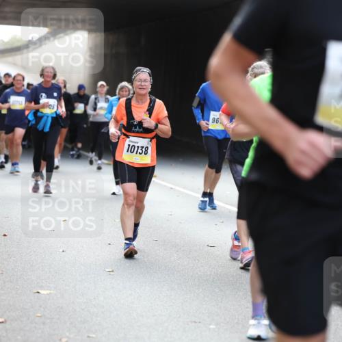 05.10.2025 - 20. swb-Marathon Bremen Michael Strokosch http://msf.ph/oto/9207431 05.10.2025 10:54:00 Laufen 11713, 05, 10138, 96, 7215 meine-sportfotos.de