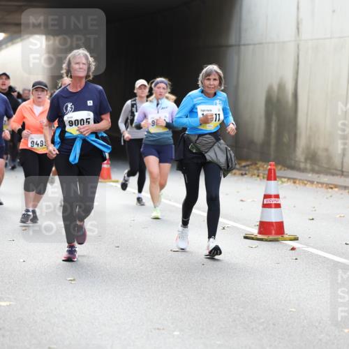 05.10.2025 - 20. swb-Marathon Bremen Michael Strokosch http://msf.ph/oto/9207444 05.10.2025 10:54:03 Laufen 11713, 9495, 9005, 9, 11 meine-sportfotos.de