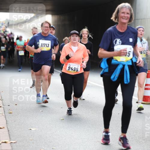 05.10.2025 - 20. swb-Marathon Bremen Michael Strokosch http://msf.ph/oto/9207450 05.10.2025 10:54:04 Laufen 11713, 9495, 5, 612, 10 meine-sportfotos.de