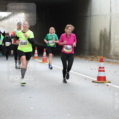 05.10.2025 - 20. swb-Marathon Bremen Michael Strokosch http://msf.ph/oto/9207451 05.10.2025 11:00:51 Laufen 1013, 212, 9265, 10550, 70650 meine-sportfotos.de