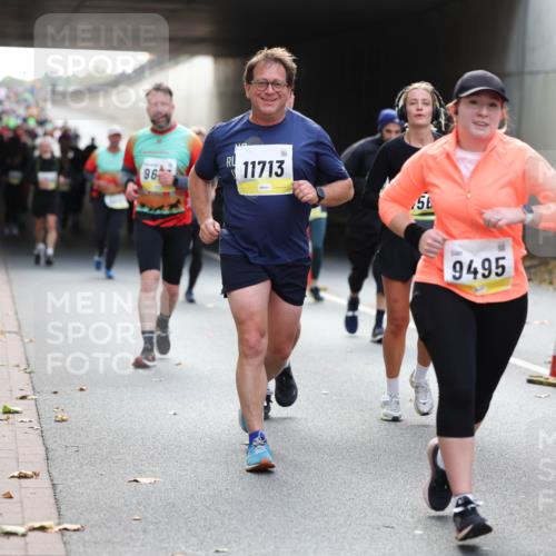 05.10.2025 - 20. swb-Marathon Bremen Michael Strokosch http://msf.ph/oto/9207456 05.10.2025 10:54:06 Laufen 96, 11713, 56, 9495, 11026 meine-sportfotos.de