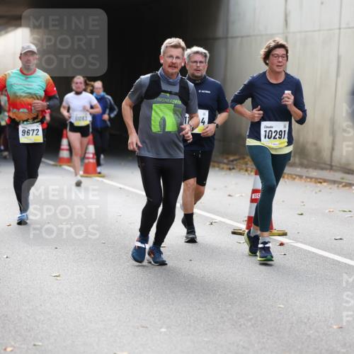 05.10.2025 - 20. swb-Marathon Bremen Michael Strokosch http://msf.ph/oto/9207475 05.10.2025 10:54:10 Laufen 10889, 9672, 2025, 10291 meine-sportfotos.de