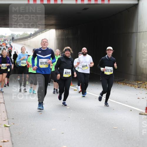 05.10.2025 - 20. swb-Marathon Bremen Michael Strokosch http://msf.ph/oto/9207478 05.10.2025 11:00:56 Laufen 9334, 10836, 10135, 9217, 10, 9826, 10239 meine-sportfotos.de
