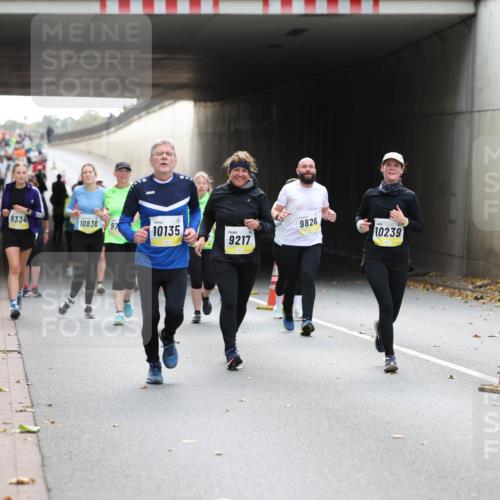 05.10.2025 - 20. swb-Marathon Bremen Michael Strokosch http://msf.ph/oto/9207480 05.10.2025 11:00:56 Laufen 9334, 10836, 97, 9826, 10135, 10239, 9217 meine-sportfotos.de