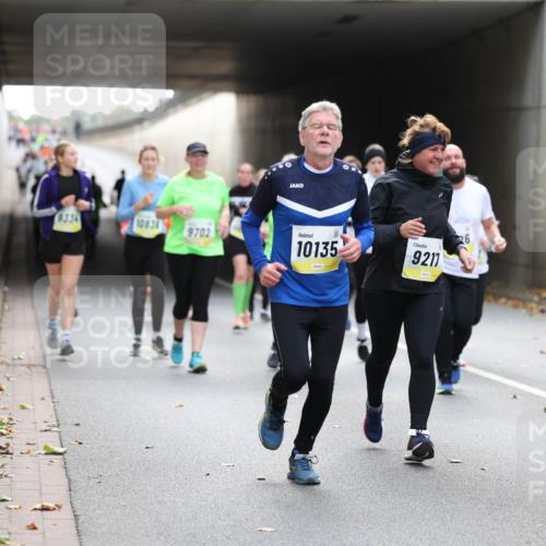 05.10.2025 - 20. swb-Marathon Bremen Michael Strokosch http://msf.ph/oto/9207487 05.10.2025 11:00:58 Laufen 9334, 10836, 9702, 10135, 9211, 239 meine-sportfotos.de
