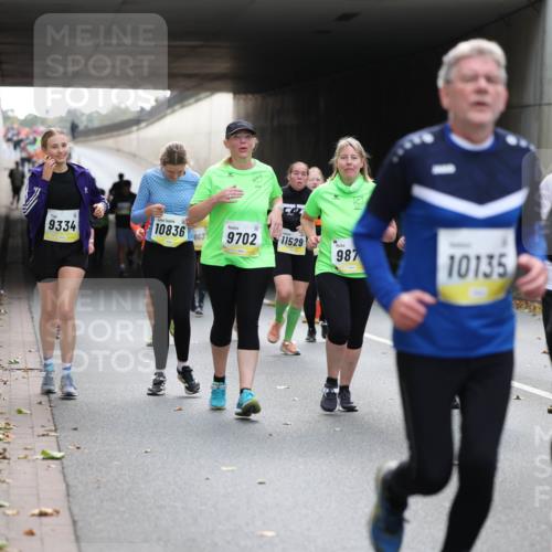 05.10.2025 - 20. swb-Marathon Bremen Michael Strokosch http://msf.ph/oto/9207494 05.10.2025 11:01:00 Laufen 9334, 1083603, 9702, 11529, 987, 10135, 9211 meine-sportfotos.de
