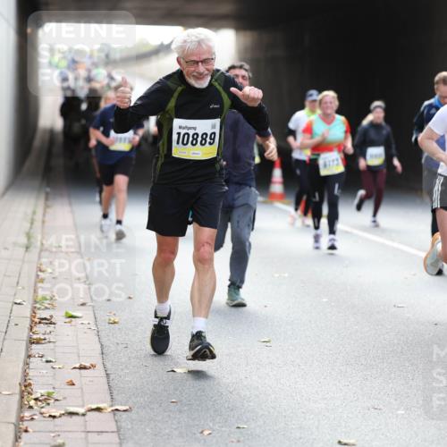 05.10.2025 - 20. swb-Marathon Bremen Michael Strokosch http://msf.ph/oto/9207495 05.10.2025 10:54:13 Laufen 10889, 1063 meine-sportfotos.de