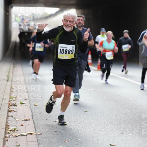 05.10.2025 - 20. swb-Marathon Bremen Michael Strokosch http://msf.ph/oto/9207497 05.10.2025 10:54:14 Laufen 11063, 10889 meine-sportfotos.de