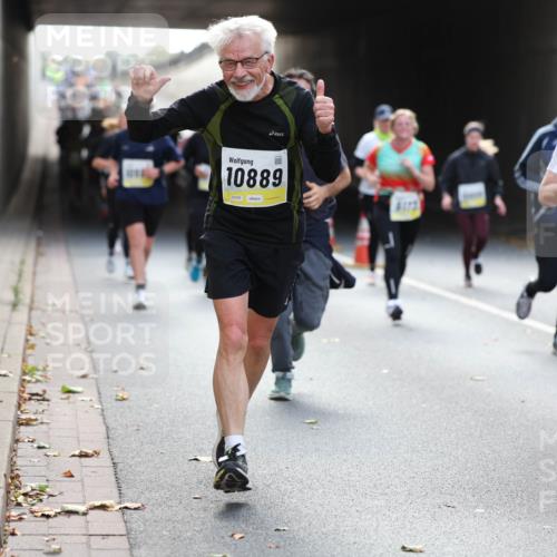 05.10.2025 - 20. swb-Marathon Bremen Michael Strokosch http://msf.ph/oto/9207499 05.10.2025 10:54:14 Laufen 10889, 02309, 11063 meine-sportfotos.de