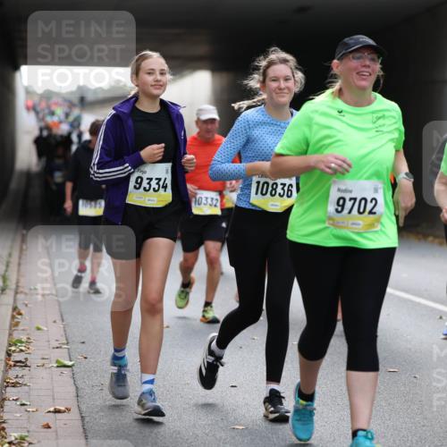 05.10.2025 - 20. swb-Marathon Bremen Michael Strokosch http://msf.ph/oto/9207509 05.10.2025 11:01:02 Laufen 10515, 9334, 10332, 10836, 9702, 9877 meine-sportfotos.de