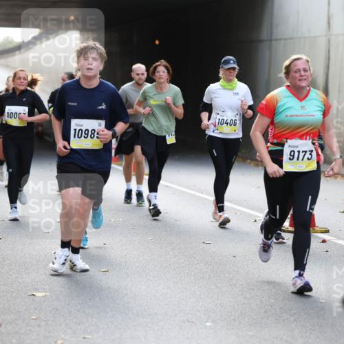 05.10.2025 - 20. swb-Marathon Bremen Michael Strokosch http://msf.ph/oto/9207511 05.10.2025 10:54:16 Laufen 100, 1098, 10406, 9173 meine-sportfotos.de