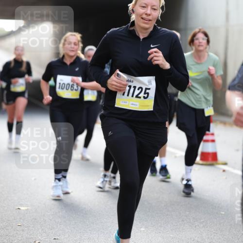 05.10.2025 - 20. swb-Marathon Bremen Michael Strokosch http://msf.ph/oto/9207520 05.10.2025 10:54:18 Laufen 10063, 1125, 01869, 10 meine-sportfotos.de