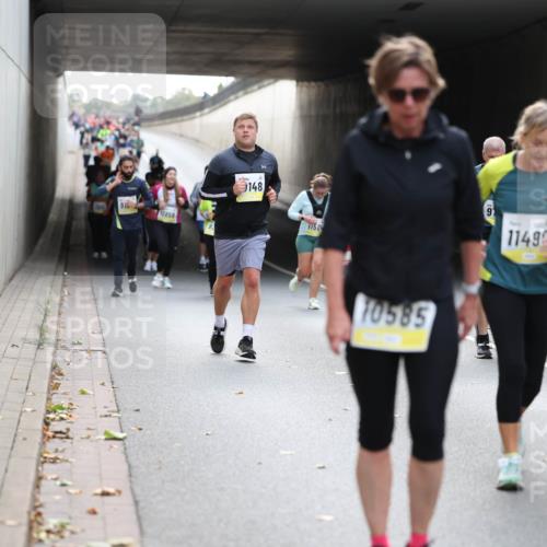 05.10.2025 - 20. swb-Marathon Bremen Michael Strokosch http://msf.ph/oto/9207532 05.10.2025 11:01:08 Laufen 10859, 148, 1158, 91, 1149, 10585 meine-sportfotos.de