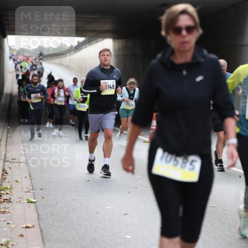 05.10.2025 - 20. swb-Marathon Bremen Michael Strokosch http://msf.ph/oto/9207537 05.10.2025 11:01:08 Laufen 916, 9306, 148, 17584, 11490, 10585 meine-sportfotos.de
