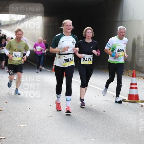 05.10.2025 - 20. swb-Marathon Bremen Michael Strokosch http://msf.ph/oto/9207552 05.10.2025 10:54:25 Laufen 9604, 11263, 10930, 9381 meine-sportfotos.de
