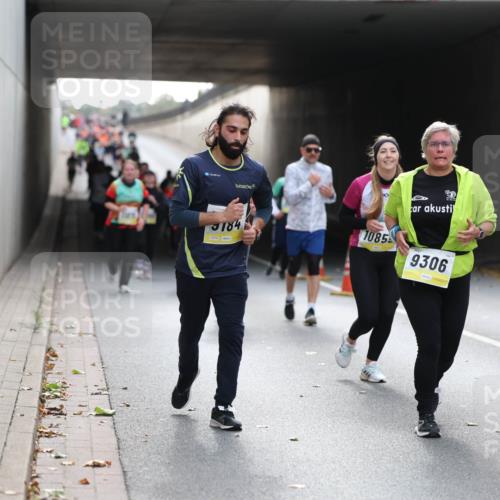 05.10.2025 - 20. swb-Marathon Bremen Michael Strokosch http://msf.ph/oto/9207554 05.10.2025 11:01:15 Laufen 184, 1085, 9306 meine-sportfotos.de