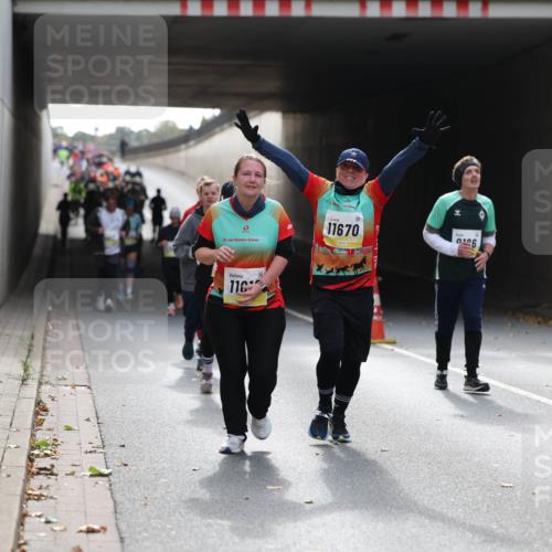 05.10.2025 - 20. swb-Marathon Bremen Michael Strokosch http://msf.ph/oto/9207569 05.10.2025 11:01:20 Laufen 0, 20, 11670, 0196, 116 meine-sportfotos.de