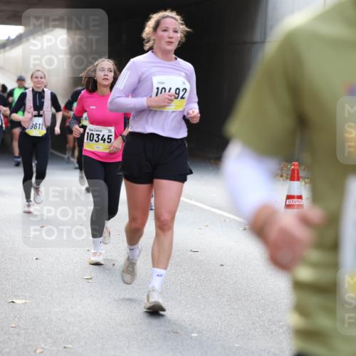 05.10.2025 - 20. swb-Marathon Bremen Michael Strokosch http://msf.ph/oto/9207571 05.10.2025 10:54:29 Laufen 11595, 3611, 10345, 10492, 1126 meine-sportfotos.de