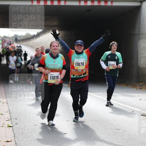05.10.2025 - 20. swb-Marathon Bremen Michael Strokosch http://msf.ph/oto/9207572 05.10.2025 11:01:21 Laufen 10, 20, 11019, 11670, 91 meine-sportfotos.de