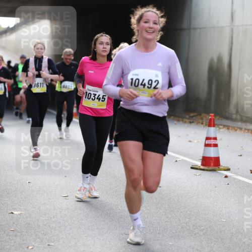 05.10.2025 - 20. swb-Marathon Bremen Michael Strokosch http://msf.ph/oto/9207575 05.10.2025 10:54:30 Laufen 11695, 3611, 10345, 10492 meine-sportfotos.de