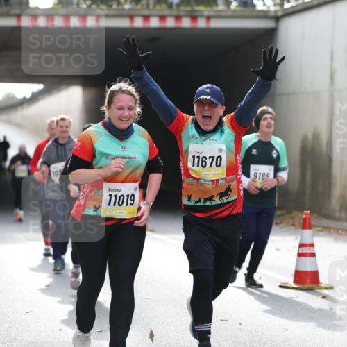 05.10.2025 - 20. swb-Marathon Bremen Michael Strokosch http://msf.ph/oto/9207581 05.10.2025 11:01:22 Laufen 20, 02111, 9186, 109, 20, 11019, 01966, 11670 meine-sportfotos.de