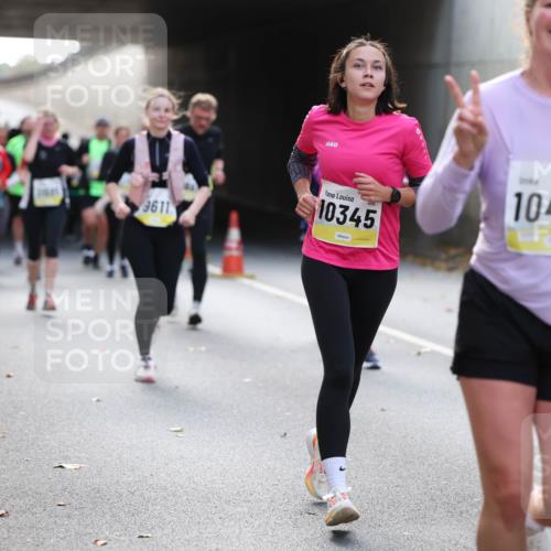 05.10.2025 - 20. swb-Marathon Bremen Michael Strokosch http://msf.ph/oto/9207582 05.10.2025 10:54:31 Laufen 3611, 10345, 10492 meine-sportfotos.de