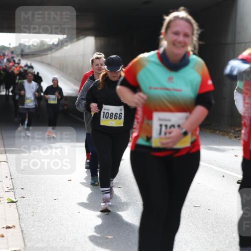 05.10.2025 - 20. swb-Marathon Bremen Michael Strokosch http://msf.ph/oto/9207585 05.10.2025 11:01:23 Laufen 30, 10866, 1103, 11670 meine-sportfotos.de
