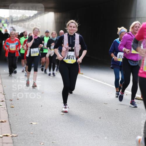 05.10.2025 - 20. swb-Marathon Bremen Michael Strokosch http://msf.ph/oto/9207586 05.10.2025 10:54:31 Laufen 1071, 11595, 712, 9611, 10345 meine-sportfotos.de