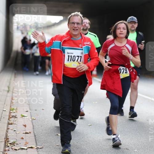 05.10.2025 - 20. swb-Marathon Bremen Michael Strokosch http://msf.ph/oto/9207619 05.10.2025 10:54:36 Laufen 11071, 079, 10228 meine-sportfotos.de