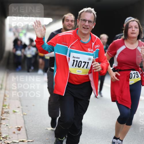 05.10.2025 - 20. swb-Marathon Bremen Michael Strokosch http://msf.ph/oto/9207623 05.10.2025 10:54:37 Laufen 11071, 079 meine-sportfotos.de