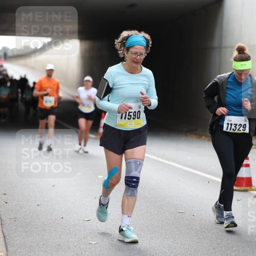 05.10.2025 - 20. swb-Marathon Bremen Michael Strokosch http://msf.ph/oto/9207632 05.10.2025 11:01:33 Laufen 1590, 11329 meine-sportfotos.de