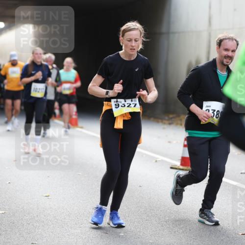 05.10.2025 - 20. swb-Marathon Bremen Michael Strokosch http://msf.ph/oto/9207633 05.10.2025 10:54:40 Laufen 9327, 38, 10 meine-sportfotos.de
