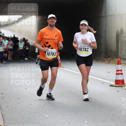 05.10.2025 - 20. swb-Marathon Bremen Michael Strokosch http://msf.ph/oto/9207643 05.10.2025 11:01:37 Laufen 10782, 10783 meine-sportfotos.de