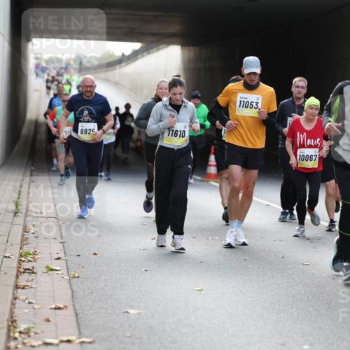 05.10.2025 - 20. swb-Marathon Bremen Michael Strokosch http://msf.ph/oto/9207651 05.10.2025 10:54:43 Laufen 9925, 11610, 11053, 10067, 0901 meine-sportfotos.de