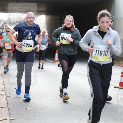 05.10.2025 - 20. swb-Marathon Bremen Michael Strokosch http://msf.ph/oto/9207663 05.10.2025 10:54:46 Laufen 10571, 9925, 1018, 11610, 11053 meine-sportfotos.de