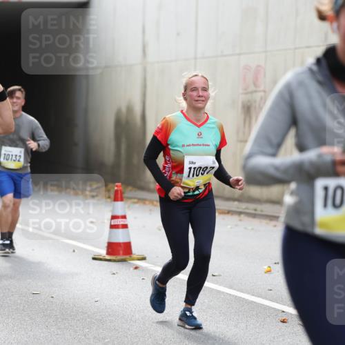 05.10.2025 - 20. swb-Marathon Bremen Michael Strokosch http://msf.ph/oto/9207666 05.10.2025 11:01:48 Laufen 20, 9002, 10132, 20, 11097, 10840 meine-sportfotos.de