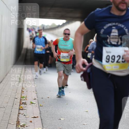 05.10.2025 - 20. swb-Marathon Bremen Michael Strokosch http://msf.ph/oto/9207669 05.10.2025 10:54:48 Laufen 10571, 9925 meine-sportfotos.de