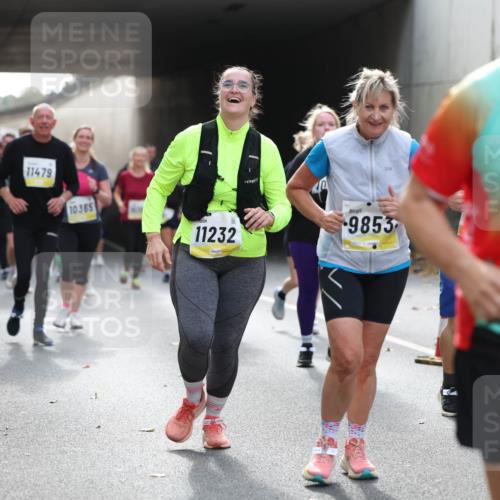 05.10.2025 - 20. swb-Marathon Bremen Michael Strokosch http://msf.ph/oto/9207673 05.10.2025 11:01:50 Laufen 11479, 10365, 11232, 9853, 9002 meine-sportfotos.de