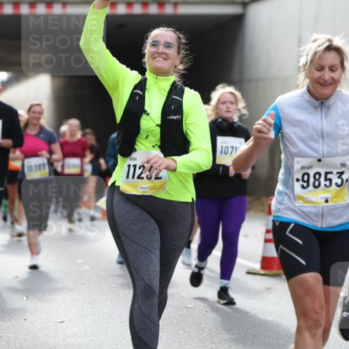 05.10.2025 - 20. swb-Marathon Bremen Michael Strokosch http://msf.ph/oto/9207680 05.10.2025 11:01:51 Laufen 11479, 10365, 11232, 1071, 9853, 10132 meine-sportfotos.de