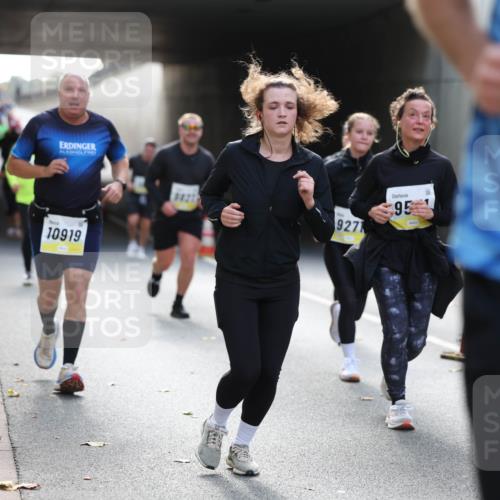 05.10.2025 - 20. swb-Marathon Bremen Michael Strokosch http://msf.ph/oto/9207700 05.10.2025 10:54:55 Laufen 10919, 387, 95, 9271, 106 meine-sportfotos.de