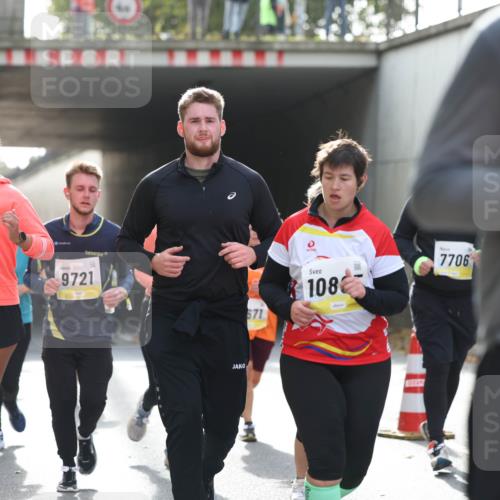05.10.2025 - 20. swb-Marathon Bremen Michael Strokosch http://msf.ph/oto/9207708 05.10.2025 11:01:58 Laufen 9212, 9721, 671, 1080, 7706, 107 meine-sportfotos.de
