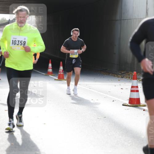 05.10.2025 - 20. swb-Marathon Bremen Michael Strokosch http://msf.ph/oto/9207721 05.10.2025 10:54:59 Laufen 9613, 10359, 511, 9827 meine-sportfotos.de