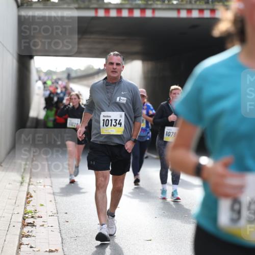 05.10.2025 - 20. swb-Marathon Bremen Michael Strokosch http://msf.ph/oto/9207728 05.10.2025 11:02:02 Laufen 1102, 10134, 1078, 19982 meine-sportfotos.de