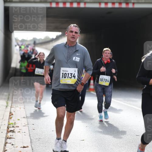 05.10.2025 - 20. swb-Marathon Bremen Michael Strokosch http://msf.ph/oto/9207732 05.10.2025 11:02:03 Laufen 11026, 10134, 10784 meine-sportfotos.de