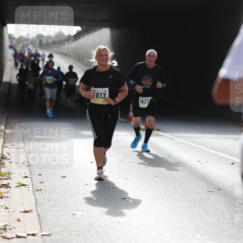 05.10.2025 - 20. swb-Marathon Bremen Michael Strokosch http://msf.ph/oto/9207738 05.10.2025 10:55:04 Laufen 613, 1033 meine-sportfotos.de