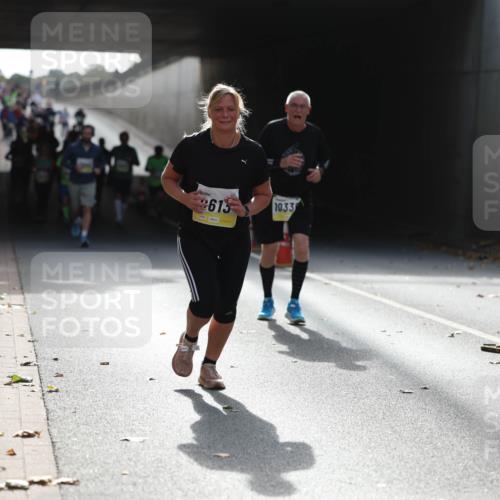 05.10.2025 - 20. swb-Marathon Bremen Michael Strokosch http://msf.ph/oto/9207739 05.10.2025 10:55:04 Laufen 613, 1033 meine-sportfotos.de
