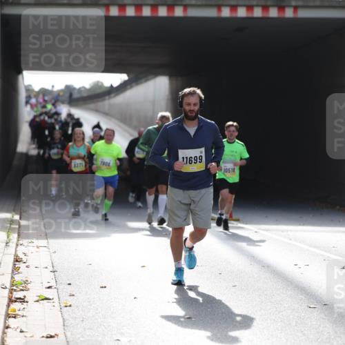 05.10.2025 - 20. swb-Marathon Bremen Michael Strokosch http://msf.ph/oto/9207750 05.10.2025 10:55:10 Laufen 371, 11699, 10518 meine-sportfotos.de